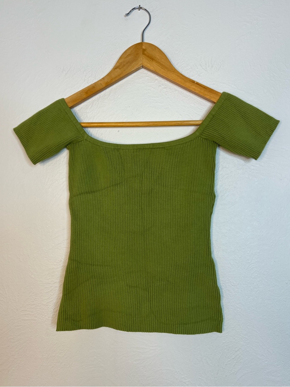 Reformation Ribbed Off-Shoulder Short Sleeve Top - Olive Green